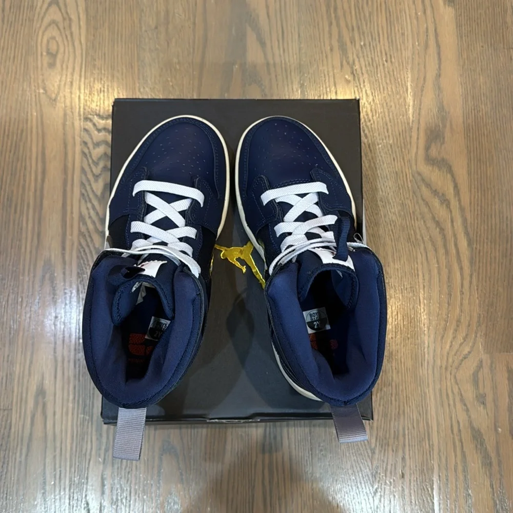 Nike NWT Jordan 1 Mid RM EasyOn - Picture 8 of 13